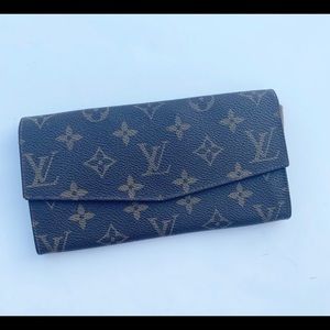 Louis Vuitton long Flap wallet